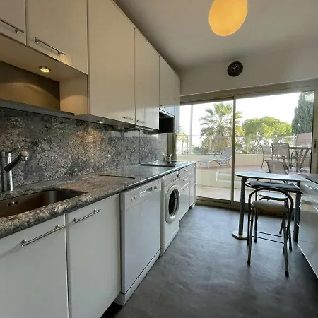 T2 Avec Terrasse, Climatise, Centre-ville Antibes, Proche Et Commerces - Fr-1-252-177 Antibes