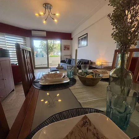 T2 Avec Terrasse, Climatise, Centre-ville Antibes, Proche Et Commerces - Fr-1-252-177
